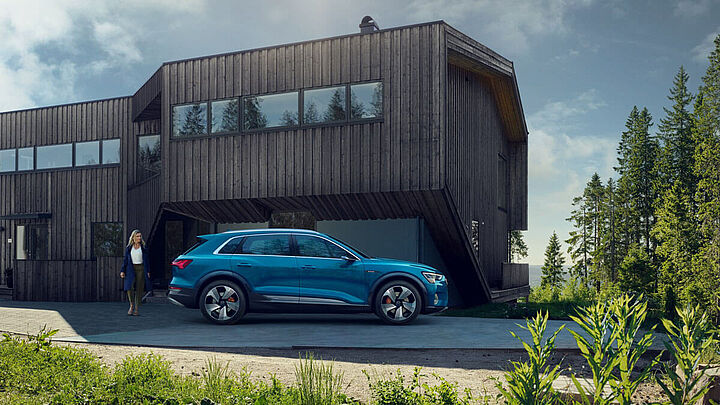 Audi - Q8 e-tron 